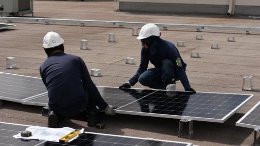 Gobierno impulsa transición energética con exenciones arancelarias para equipos de energías limpias